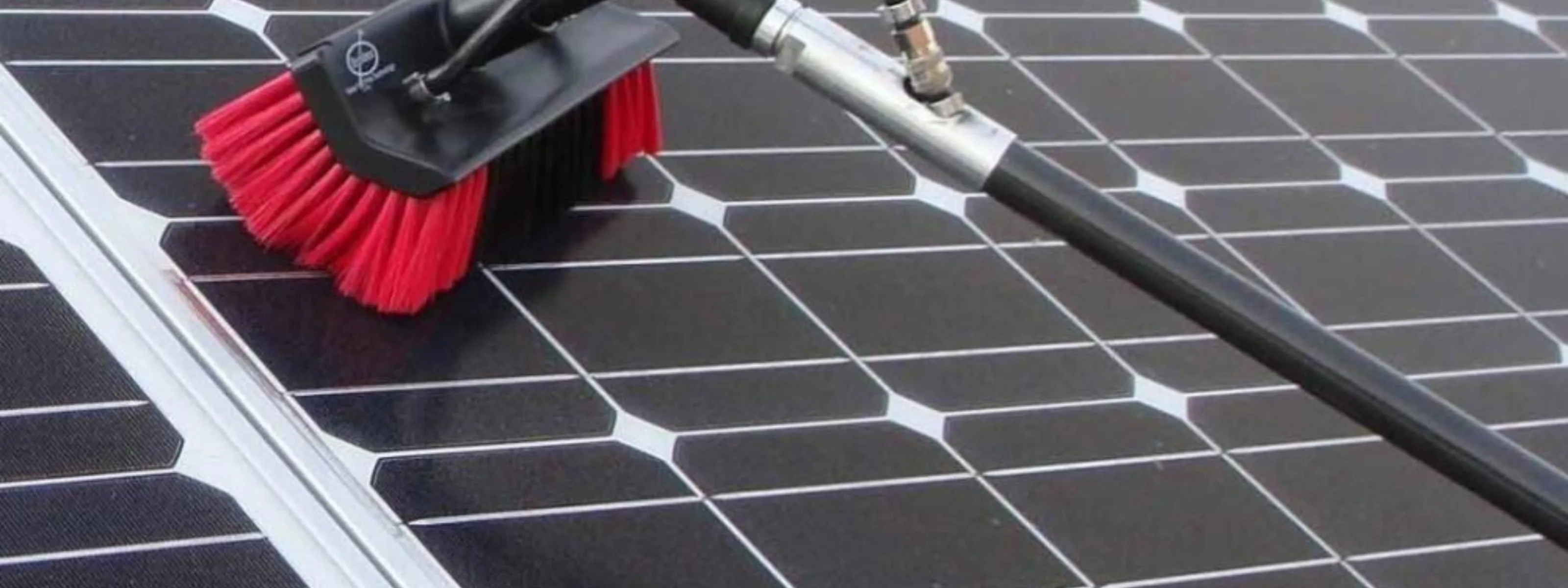 Zonnepanelen reinigen